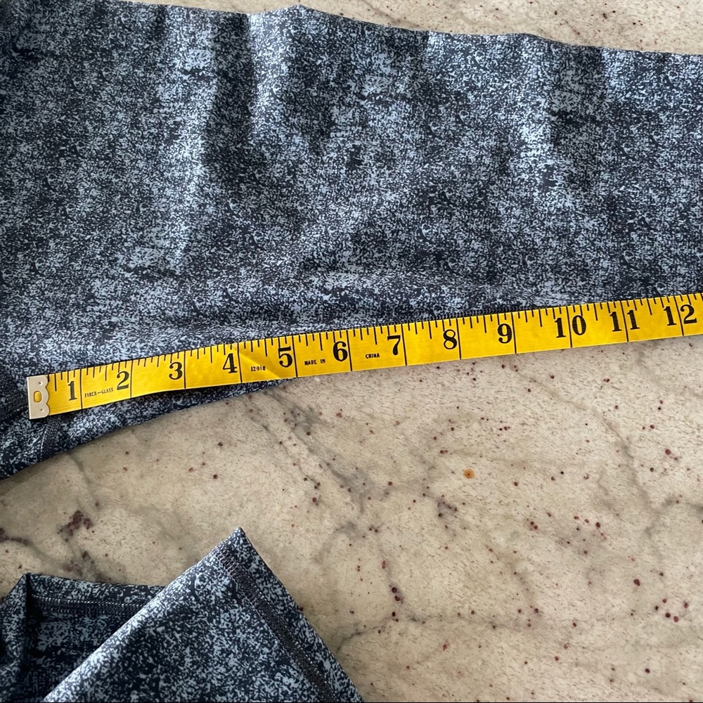 Peloton Blue Cadence Capri Workout Bottoms MEDIUM - Picture 9 of 10